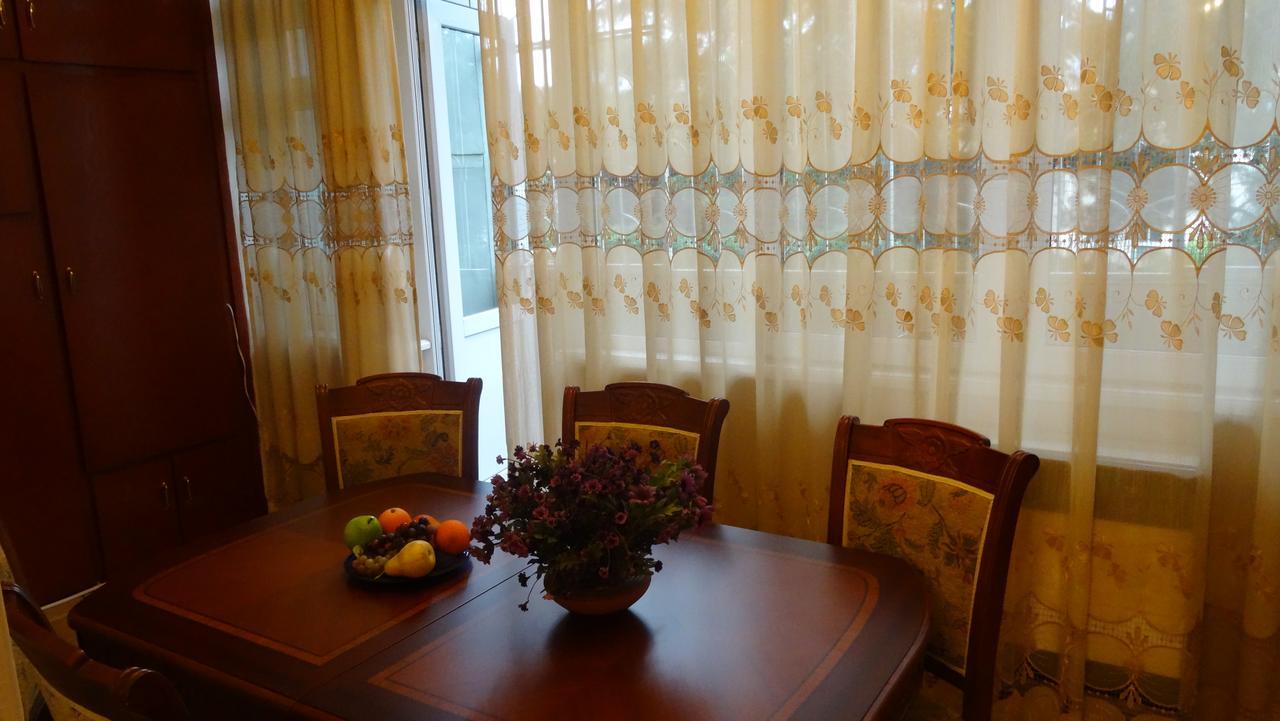 Apartment Vake-Saburtalo Tbilisi Ngoại thất bức ảnh