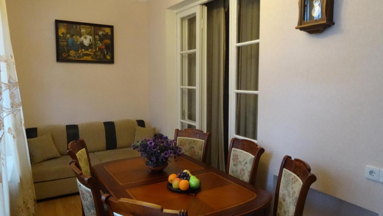 Apartment Vake-Saburtalo Tbilisi Ngoại thất bức ảnh