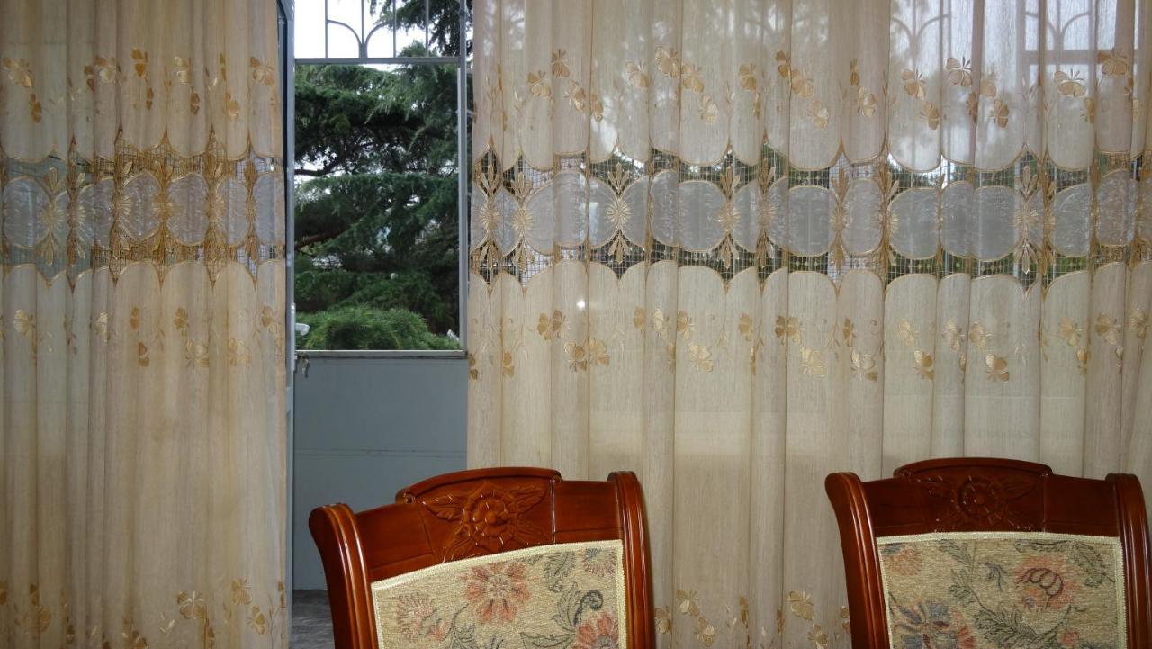 Apartment Vake-Saburtalo Tbilisi Ngoại thất bức ảnh